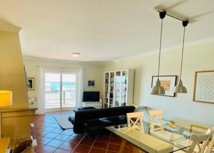 Palm's Tree アパート エリセイラ